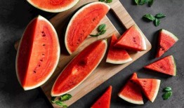 侯府吃瓜日常免费下载,免费下载，揭秘侯府吃瓜日常