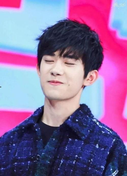 易烊千玺吃瓜娱乐